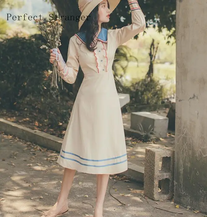 Женское длинное платье трапеция с отложным воротником оборками и длинным