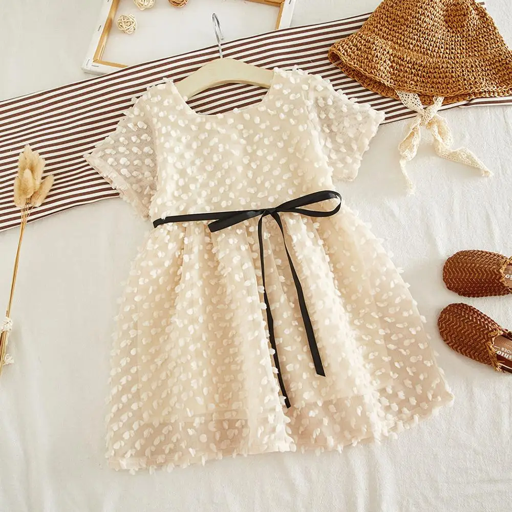 Однотонное бежевое платье принцессы в горошек с круглым вырезом и бантом для