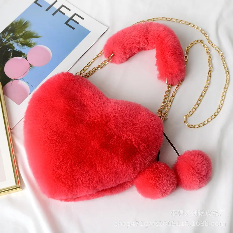 

2021 Faux plush heart-shaped shoulder bag Winter female Cute Clutch Purse Love handbag Chain Messenger bag Ladies Crossbody Bag