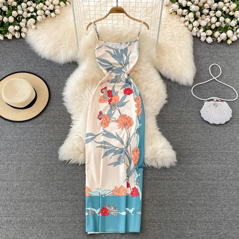 

2022 Summer New First Love Dress Retro Gentle Wind Broken Flower Suspender Dress Seaside Holiday Beach Dress Slim Print Dress