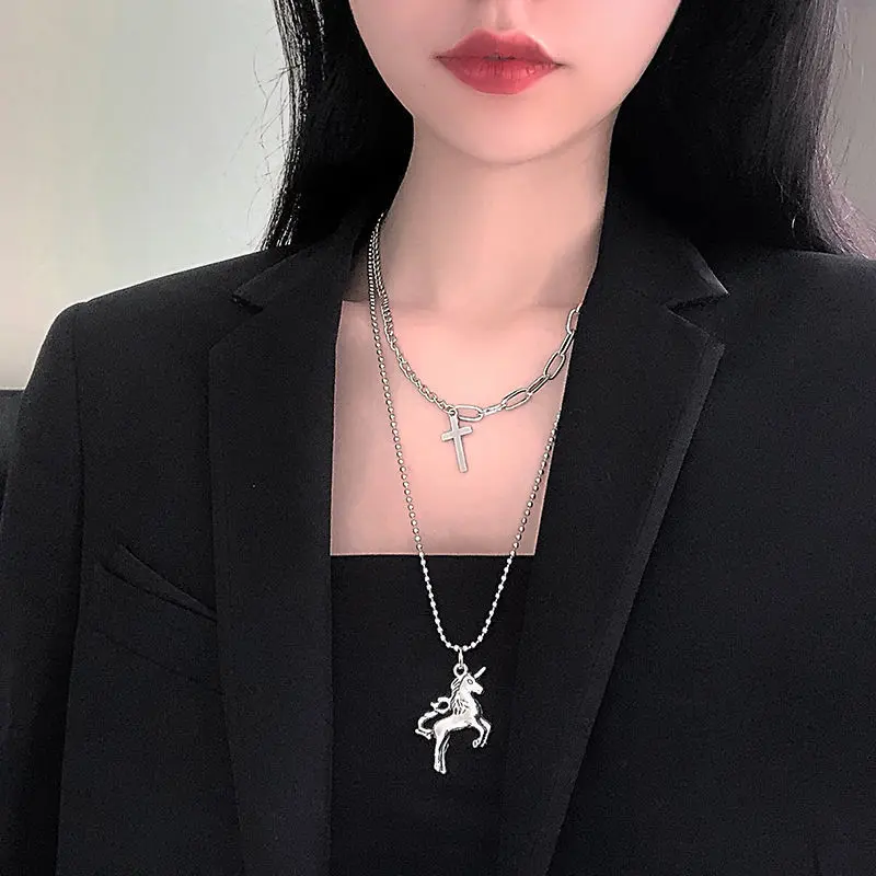 

Cool English Sweater Necklace Cool Hip Hop Personality Light Luxury Niche Simple Clavicle Chain Accessories