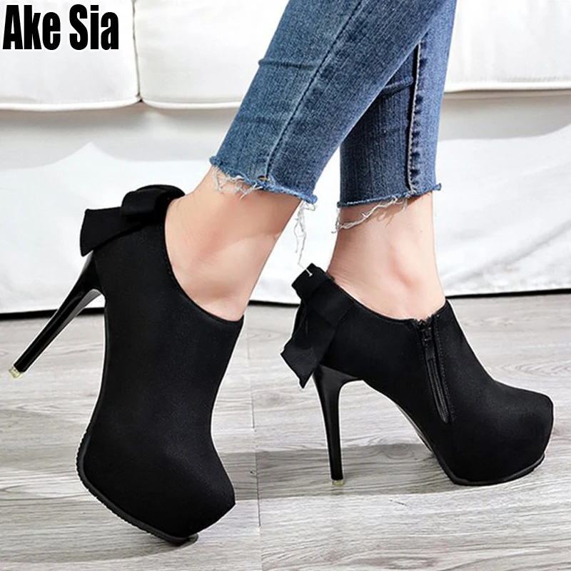 Туфли на очень высоком каблуке-шпильке изящные свадебные пикантные женские