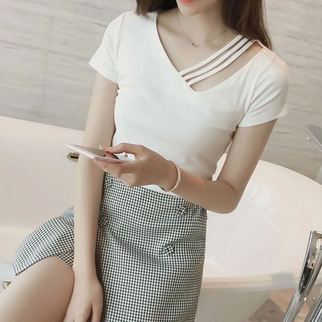 Летняя футболка больших размеров женская однотонная v-образный вырез короткий