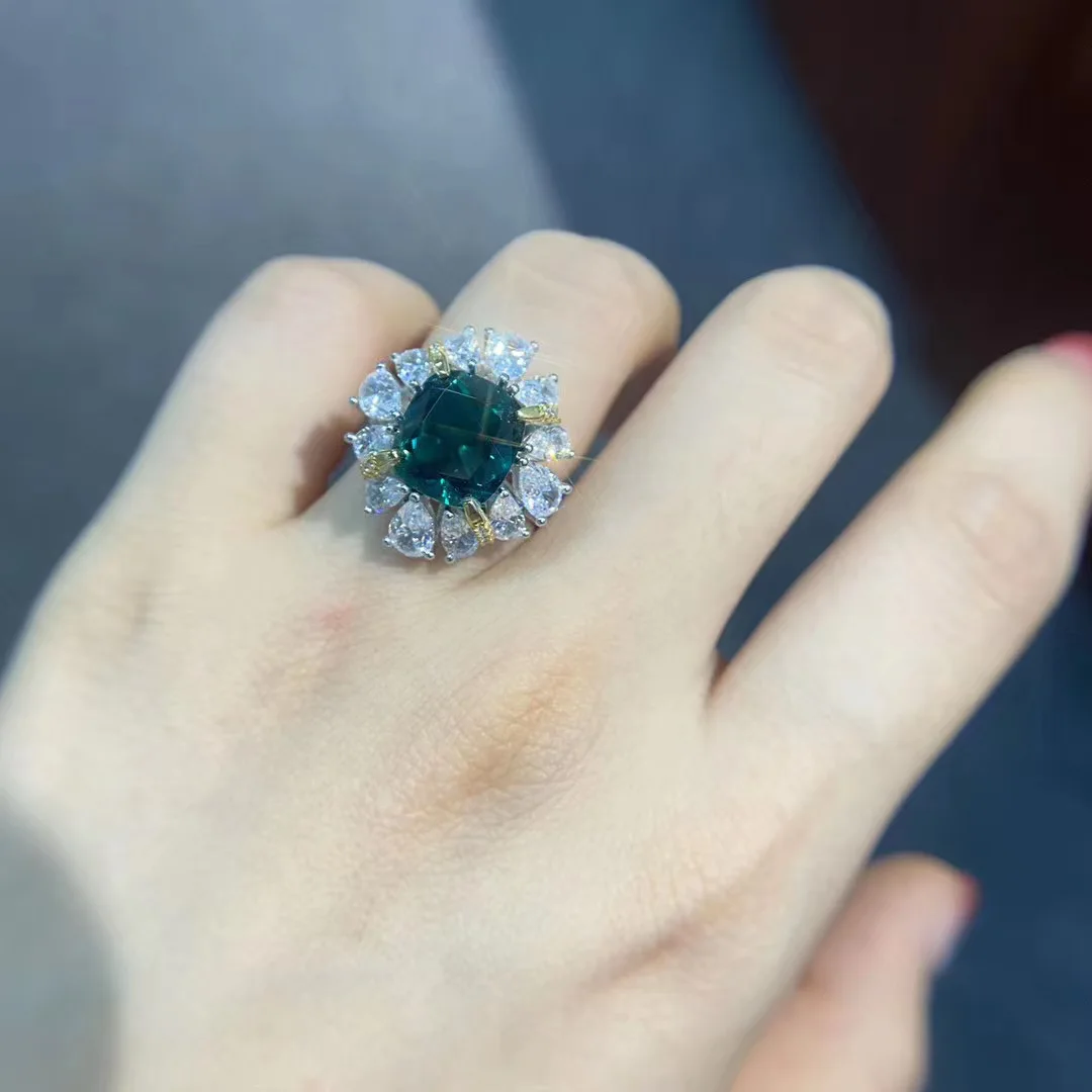 

Green Forest Series S925 Silver Simulation Green Tourmaline Luxury Gemstone Diamond Ring 8ct Retro Temperament Dinner Ring