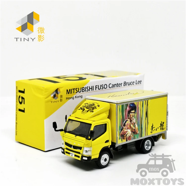 

Крошечная модель автомобиля 1:76 FUSO Canter, Брюс Ли
