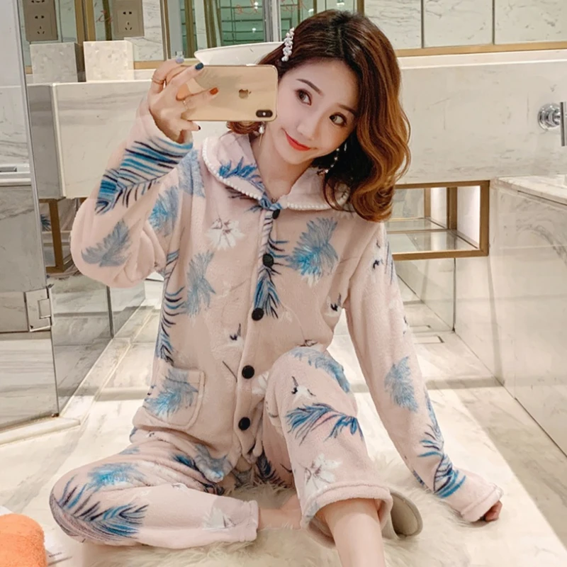 Пижама женская зимняя фланелевая с длинным рукавом и принтом батальных