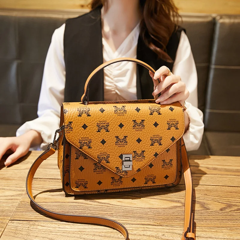 

Genuine Leather Women Flap 2021 New Fashion Retro Geometric Print One Shoulder Bags Ladies Purses and Handbags Channels Handbags