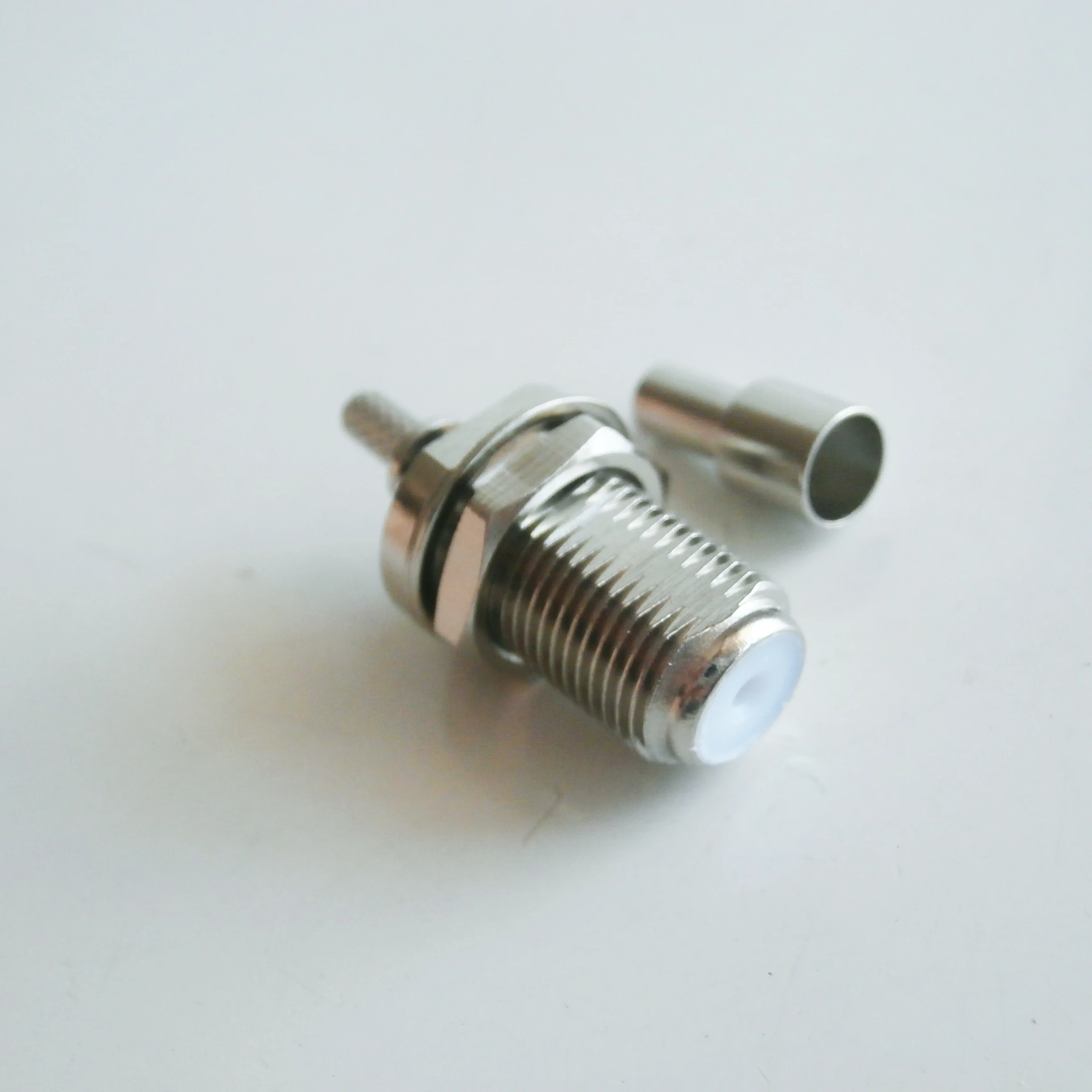 Соединитель F TV с гнездовой гайкой ОБЖИМНАЯ перегородка для кабеля RG316 LMR100 RG174 |