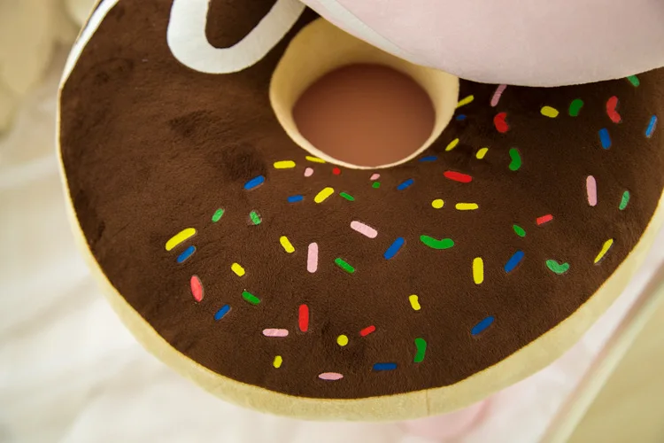 Новинка 2022 большая подушка с милым мультяшным шоколадным пончиком утолщенная