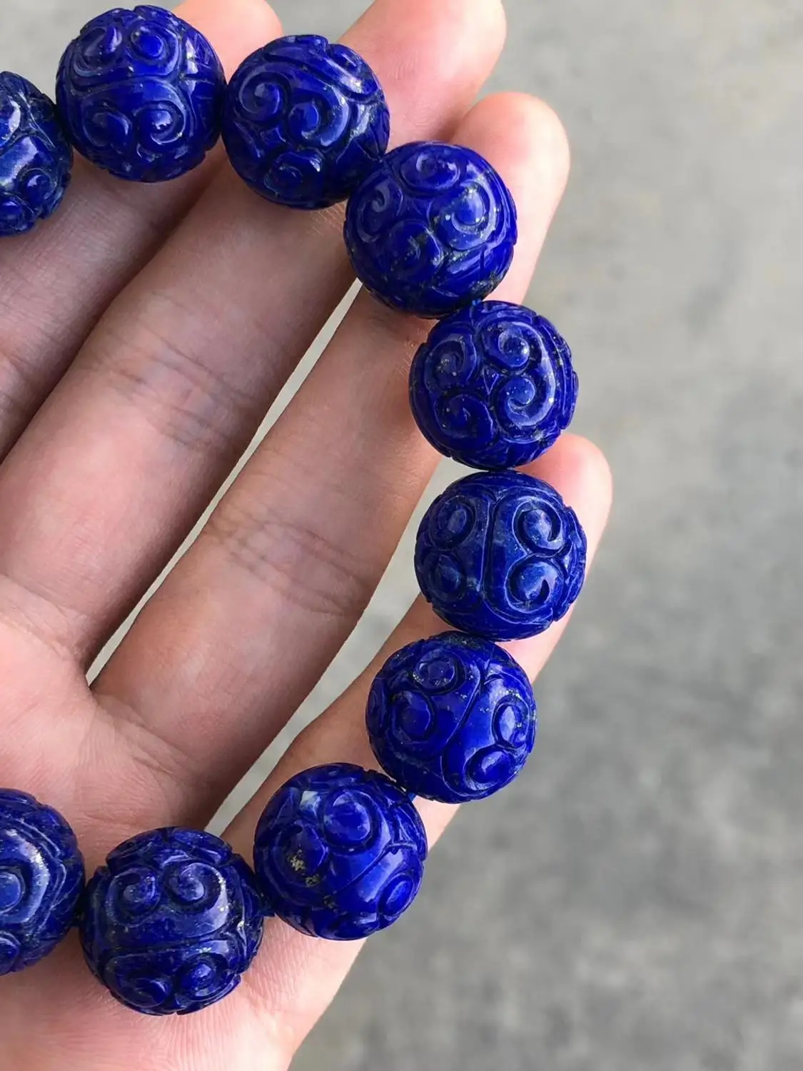 

Natural Blue Lapis Lazuli Carved Round Beads Bracelet Stretch Bracelet 15mm Lapis Lazuli Women Men Jewelry AAAAAA