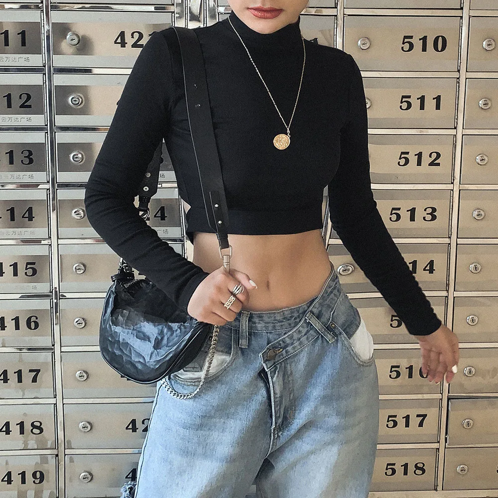 Женская Черная Трикотажная футболка Rosetic Весенняя Повседневная однотонная