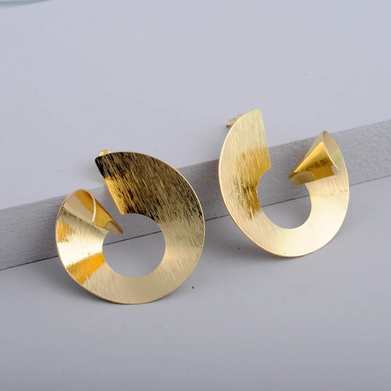 2020 Новые Модные Простые геометрические серьги гвоздики спиральные женские в