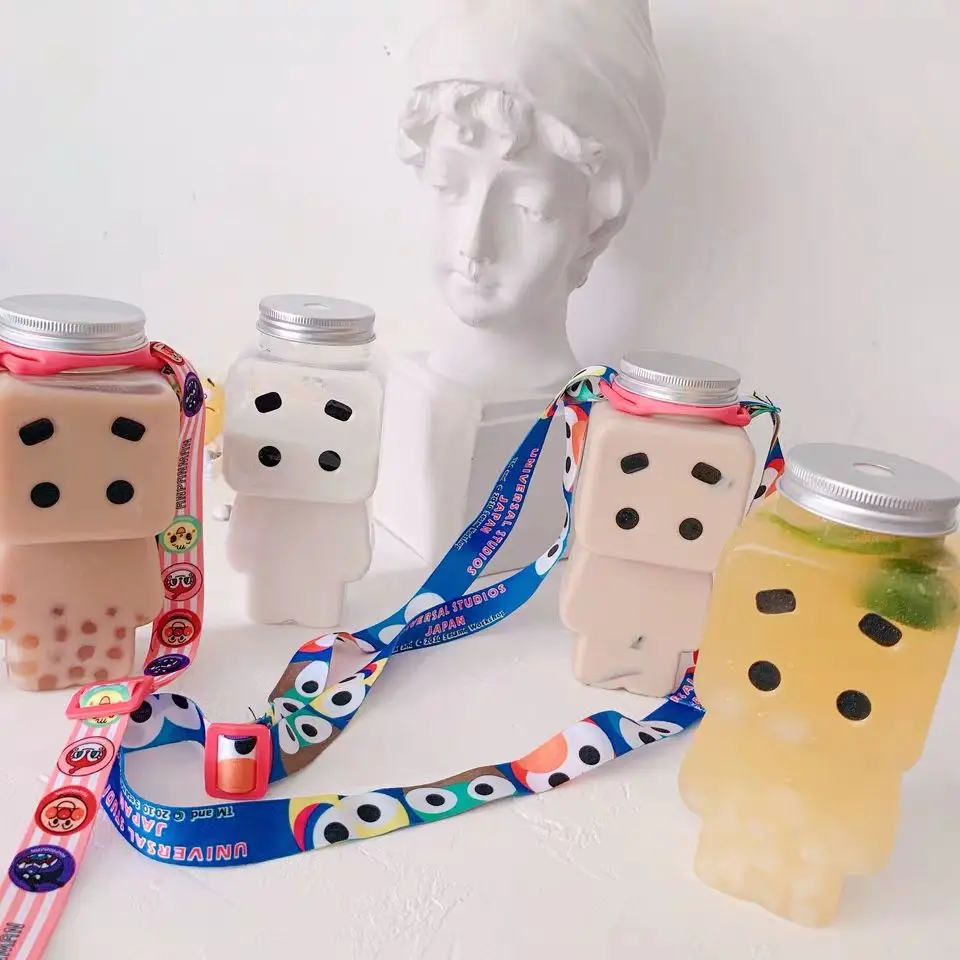

Cute Robot Transparent Plastic Bottle 500ml Cartoon Plastic Leakproof Convenient Outdoor Children's Sports Fruit Bottle