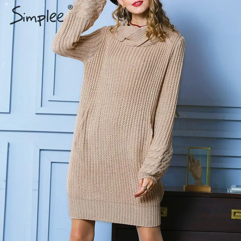 Женское трикотажное платье свитер с рукавами фонариками воротником хомутом и