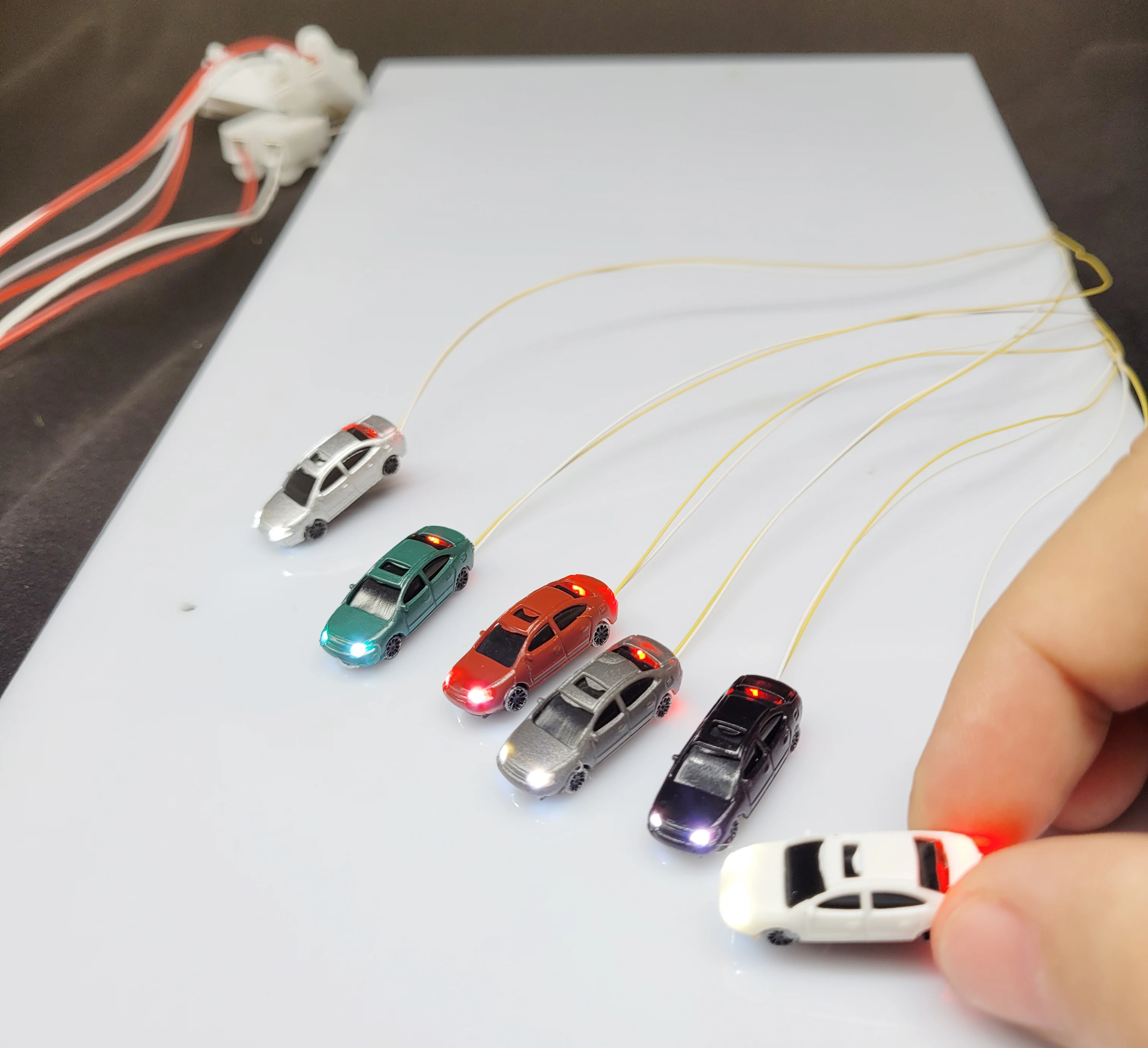 Модель автомобиля с лампой 5 шт. миниатюрный автомобиль 12 В компоновка