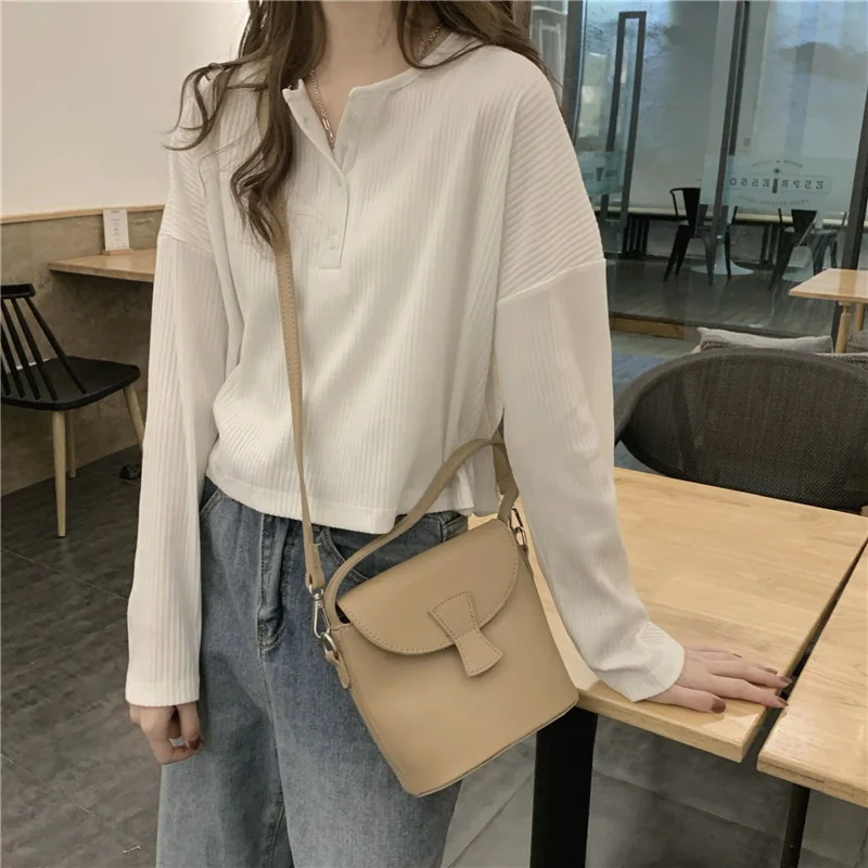 

Early autumn new Korean version of the simple retro small short long-sleeved bottoming shirt loose T-shirt women
