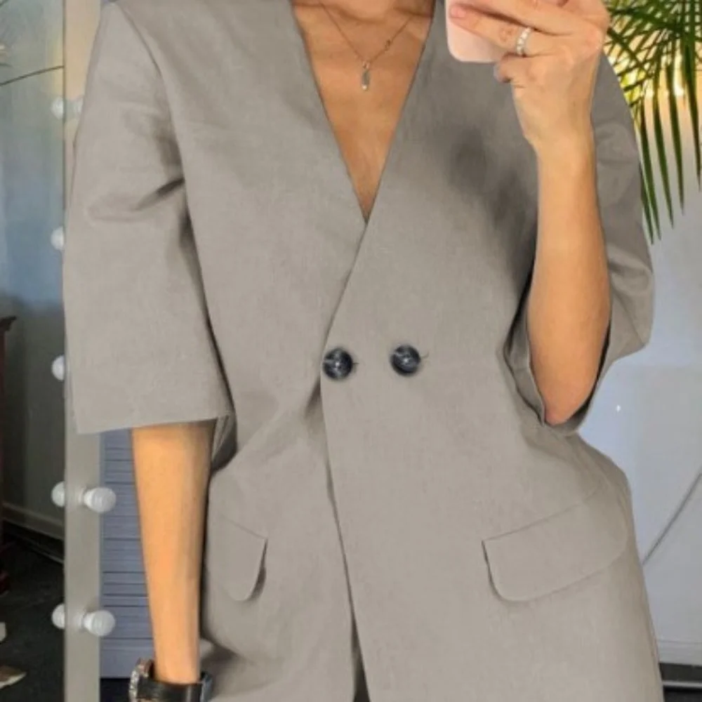 

Donsignet Fashion Women's Suit Summer Casual V-neck Short-sleeved Cover Slim Fashionable Shorts Two-piece Suit Women's Clothing