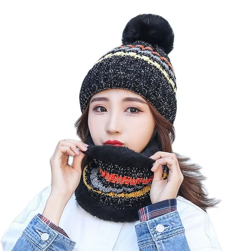 Женская вязаная шапка из двух частей шерстяная в полоску с воротником и рукавами