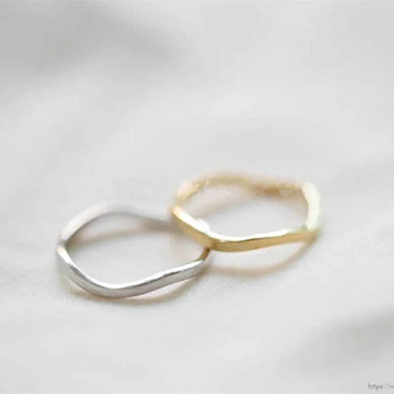 

Fashion Curve Corrugated Rings Wave Pattern Suitable for Women
