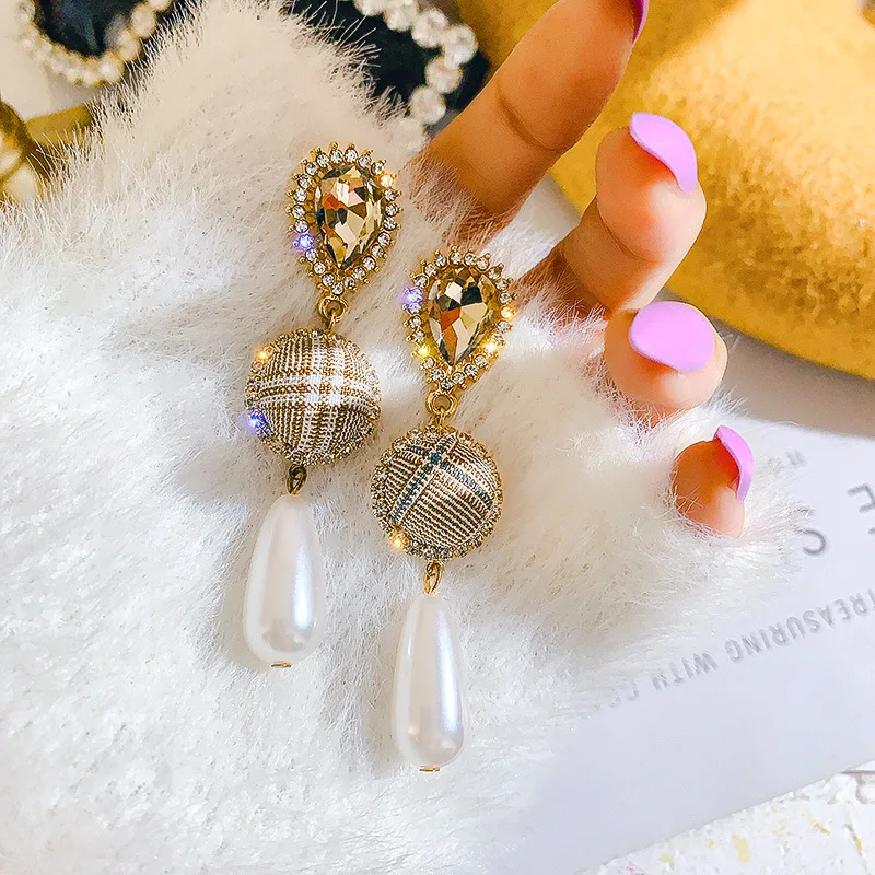 

USTAR Vintage Round lattice Drop Earrings for Women Shiny Crystal Pearl Dangle Earrings Statement Fashion Party Jewelry Gifts