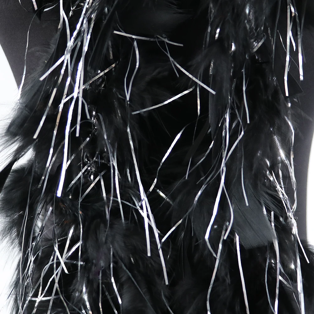 Шаль из черных перьев индейки 30 г с серебряной проволочной лентой белыми перьями