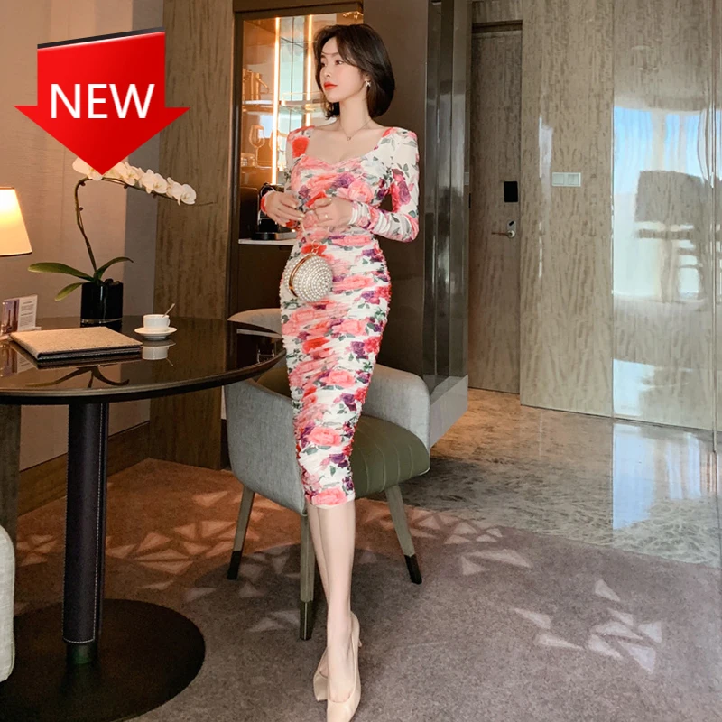 

Женское офисное платье-карандаш с V-образным вырезом