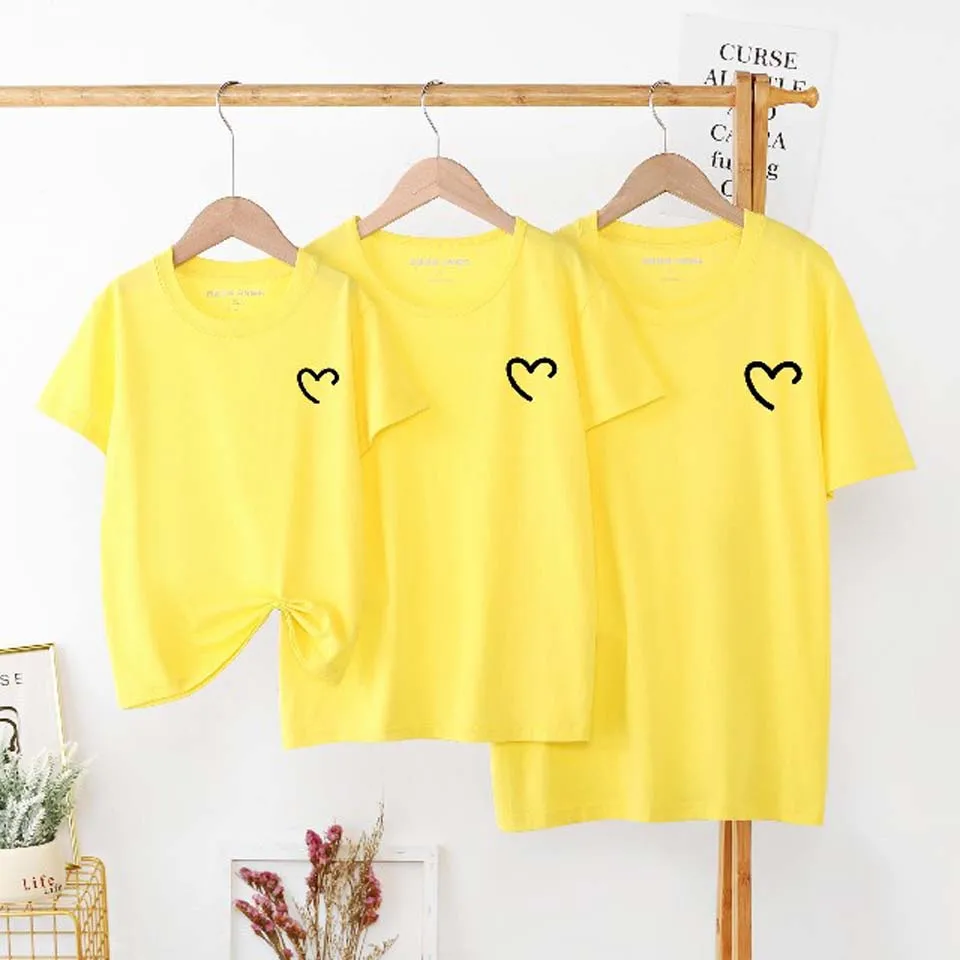 

New Sale Quality Cotton Baby Mom Dad T Shirts Tops Fashion Family Matching Outfits Daddy Mommy And Daughter Son Matching Clothes