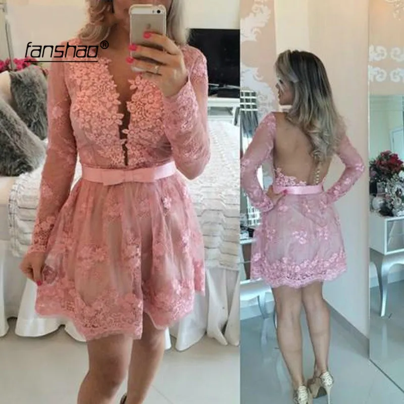 Персиковые платья для встречи выпускников с глубоким V образным вырезом длинным