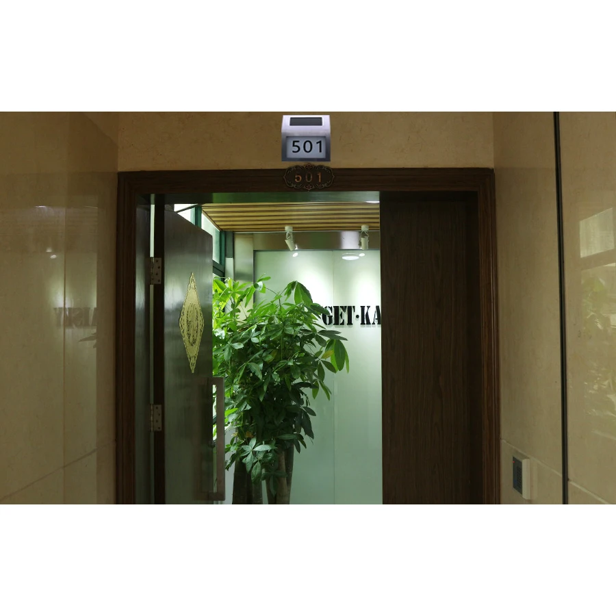 Светодиодный светильник на солнечных батареях наружный из нержавеющей стали