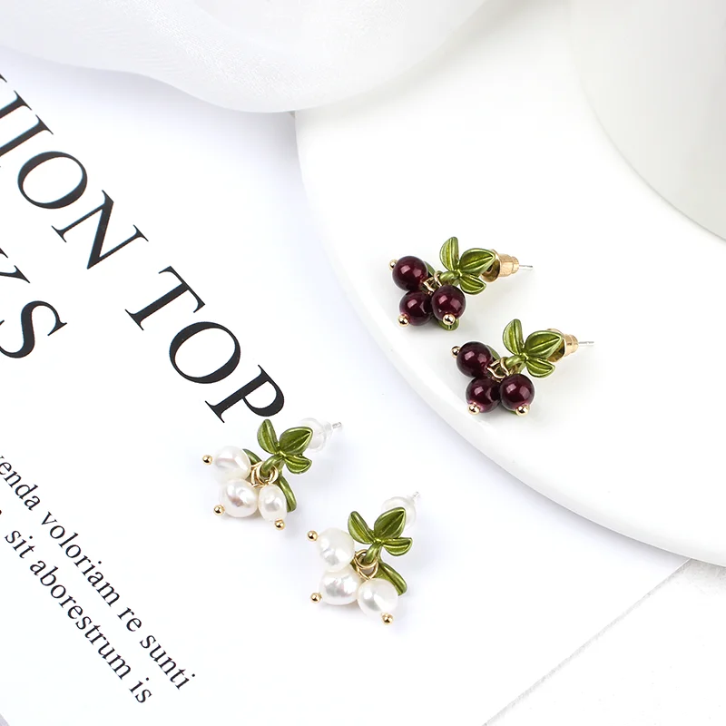 

Japanese small fresh lovely sweet earrings mori red cherry green leaf fruit ear studs female