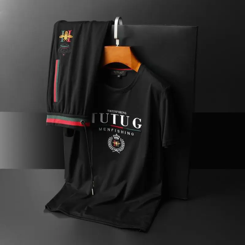 

New embroidered short sleeve two piece suit in summer 2020