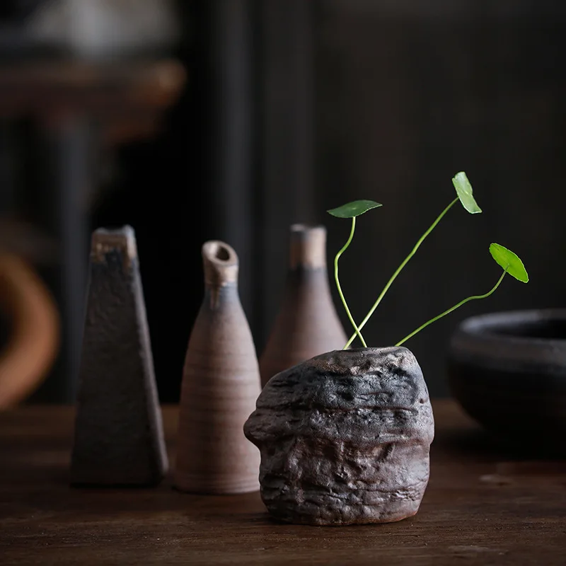 

Fashion Stoneware Small Flower Pots Japanese Handmade Stoneware Retro Zen Small Flower Plug Ceramic Mini Vase