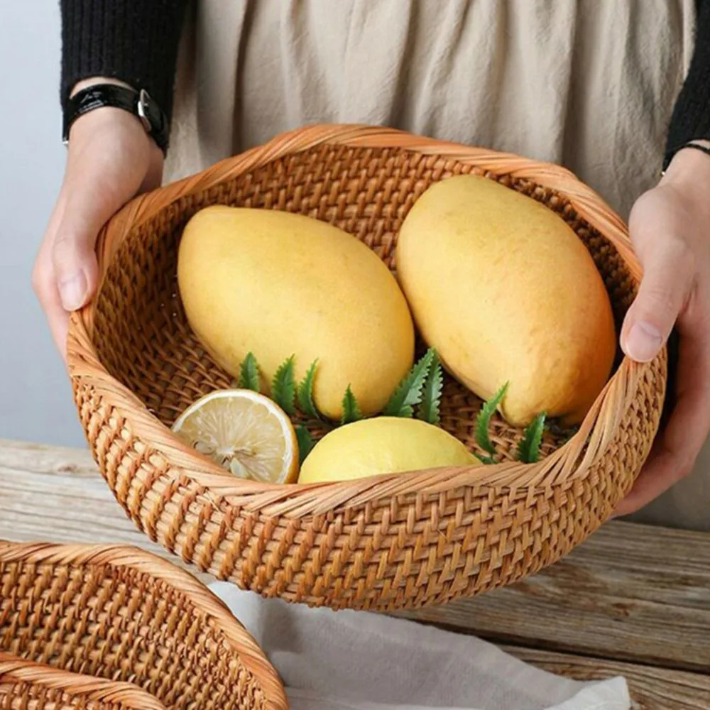 

Rattan Storage Basket Floral Edge Hand-Woven Rattan Tray Wicker Basket for Bread Fruit Food Breakfast Display Home Decor