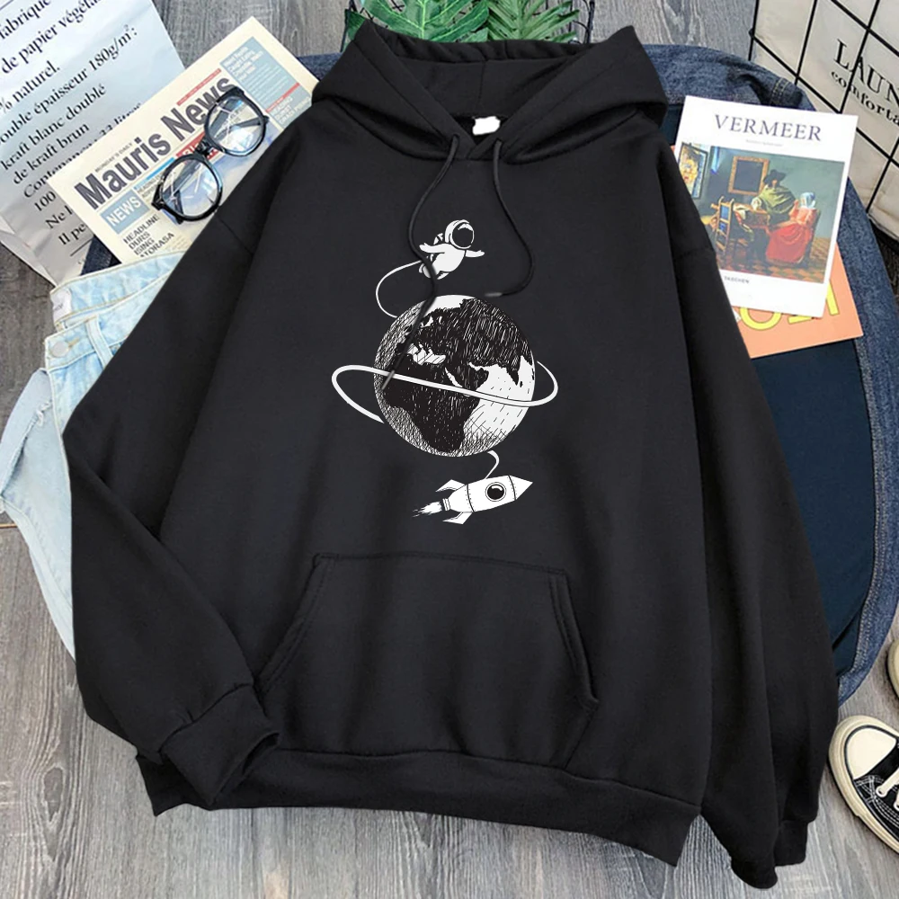 

Astronaut Travels In Space Print Sweatshirts Man Long Sleeve Harajuku Fleece Hoody Vintage Cartoons Hip Hop Punk Hoodies COTTON