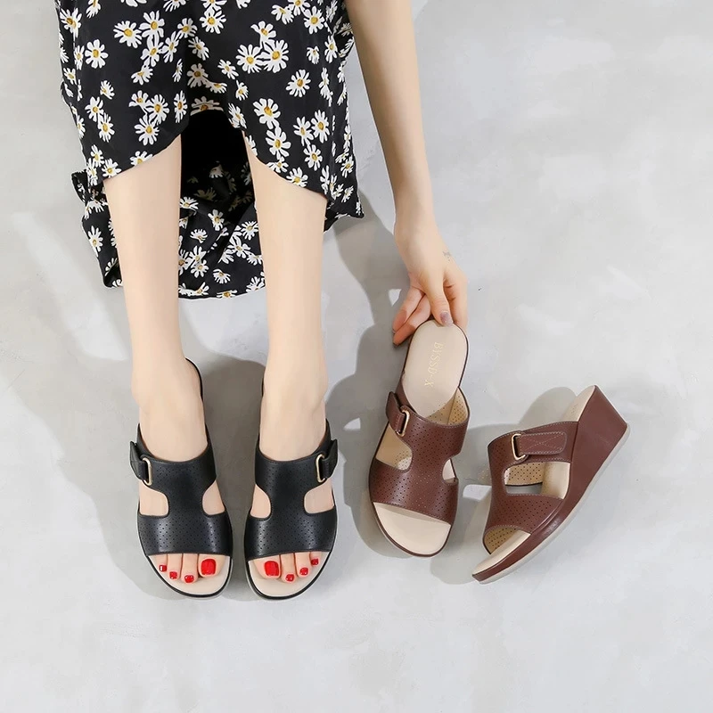

YAERNISlippers Casual Low Big Size Shoes Rivet Slides On A Wedge Slipers Women Luxury 2021Soft Metal Decoration PU FabricLeisure