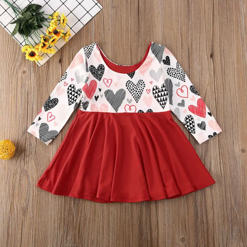 Детское лоскутное платье с геометрическим рисунком сердечек длинным рукавом и