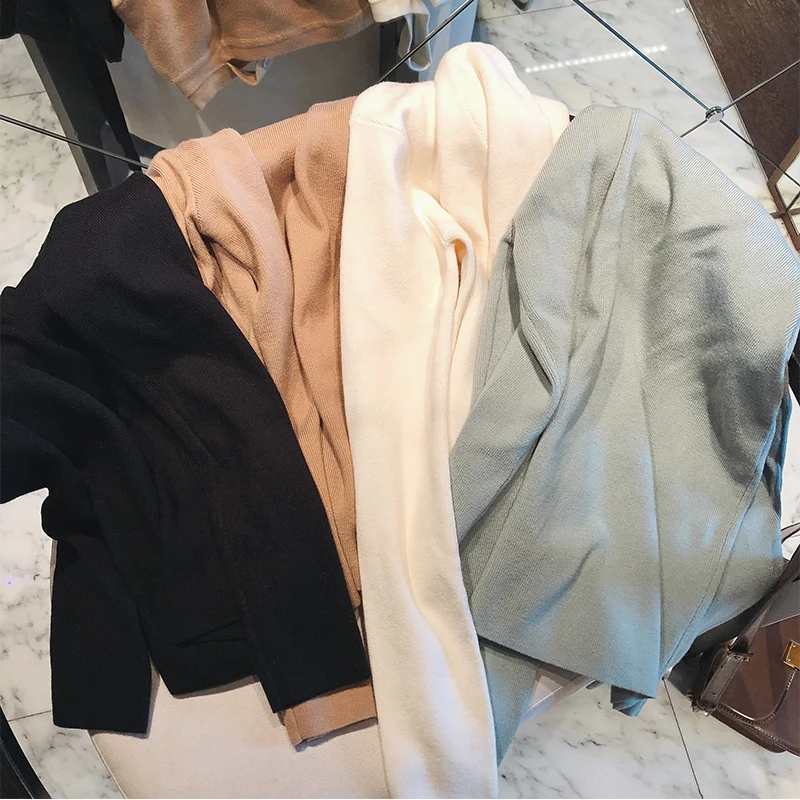 Mishow Женский лонгслив модная однотонная водолазка с открытыми плечами MX18D5123 |