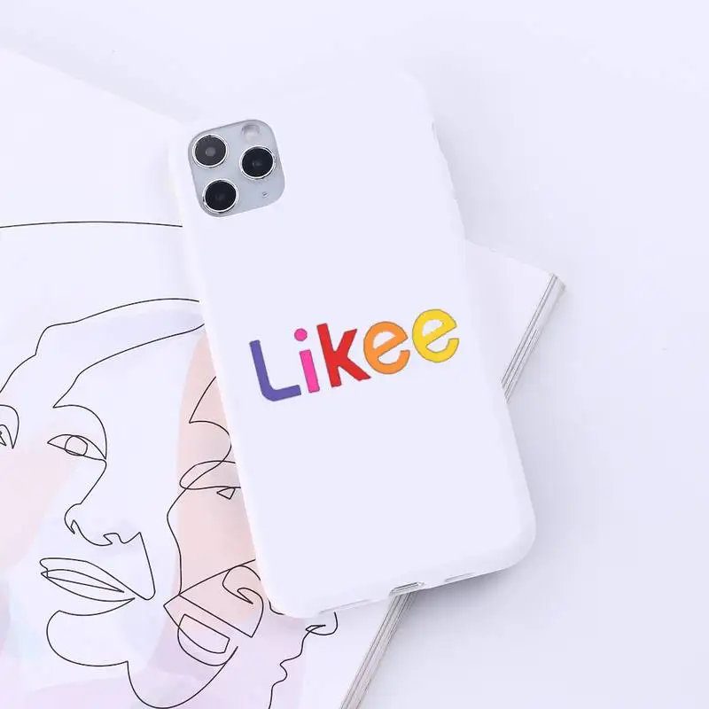 

Likee Funny cat bear love heart cute Phone Case Candy Color for iPhone 6 7 8 11 12 s mini pro X XS XR MAX Plus