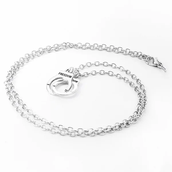 Серебряная цепочка с подвеска в виде наручников ожерелье|silver chain|chain with pendantsilver