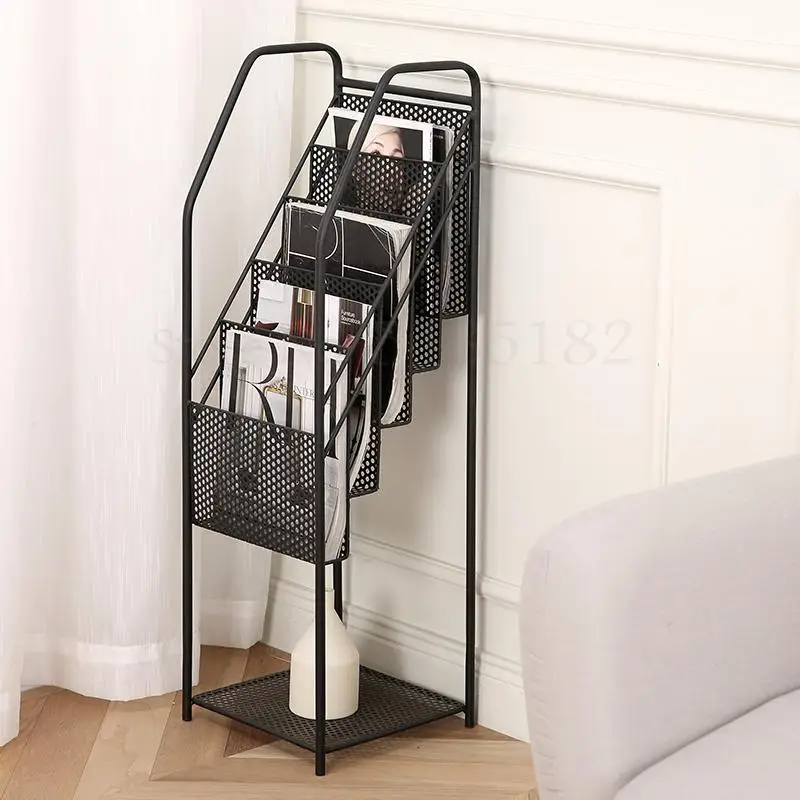 Металлическая книжная полка в скандинавском стиле небольшая золотая