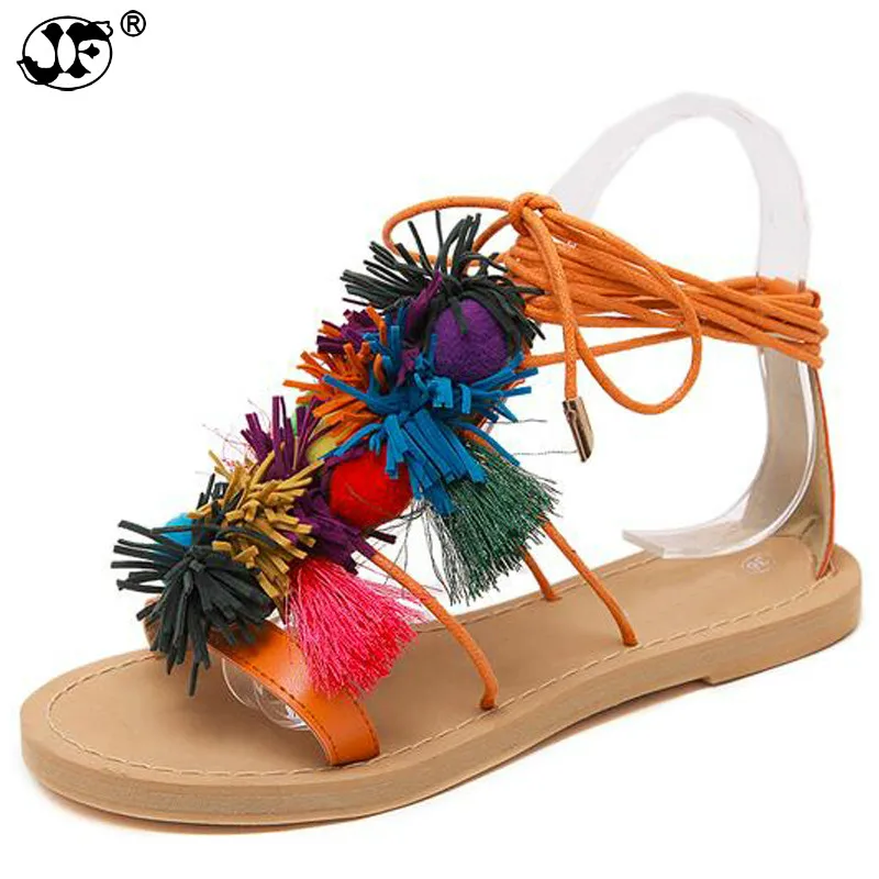 Летние новые сандалии с цветочным помпоном на плоской подошве римскими