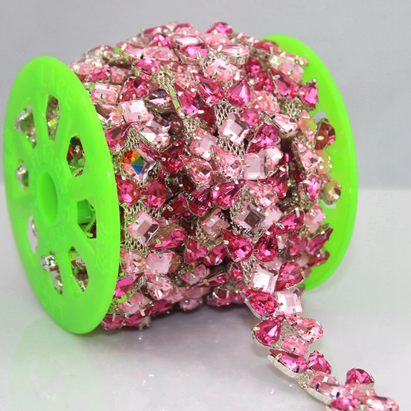 Роскошные розовые акриловые туфли для свадебного костюма украшенные стразами и