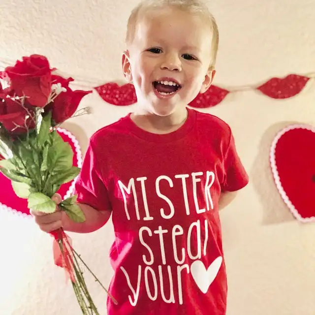 

Рубашка на День святого Валентина для мальчиков футболка для мальчиков летняя модная футболка с принтом «Мистер крадут ваше сердце» Забавн...