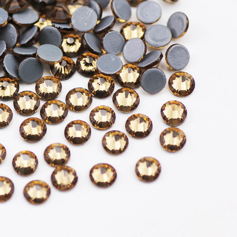 Разноцветные голубые стразы-капри с горячей фиксацией стразы со стразами желтые