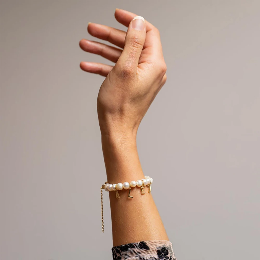 

HUHUI Custom Initial Letter Pearl Bracelet Personalized Space Letter Stainless Steel Vintage Jewelry For Women Girl Birhday Gift