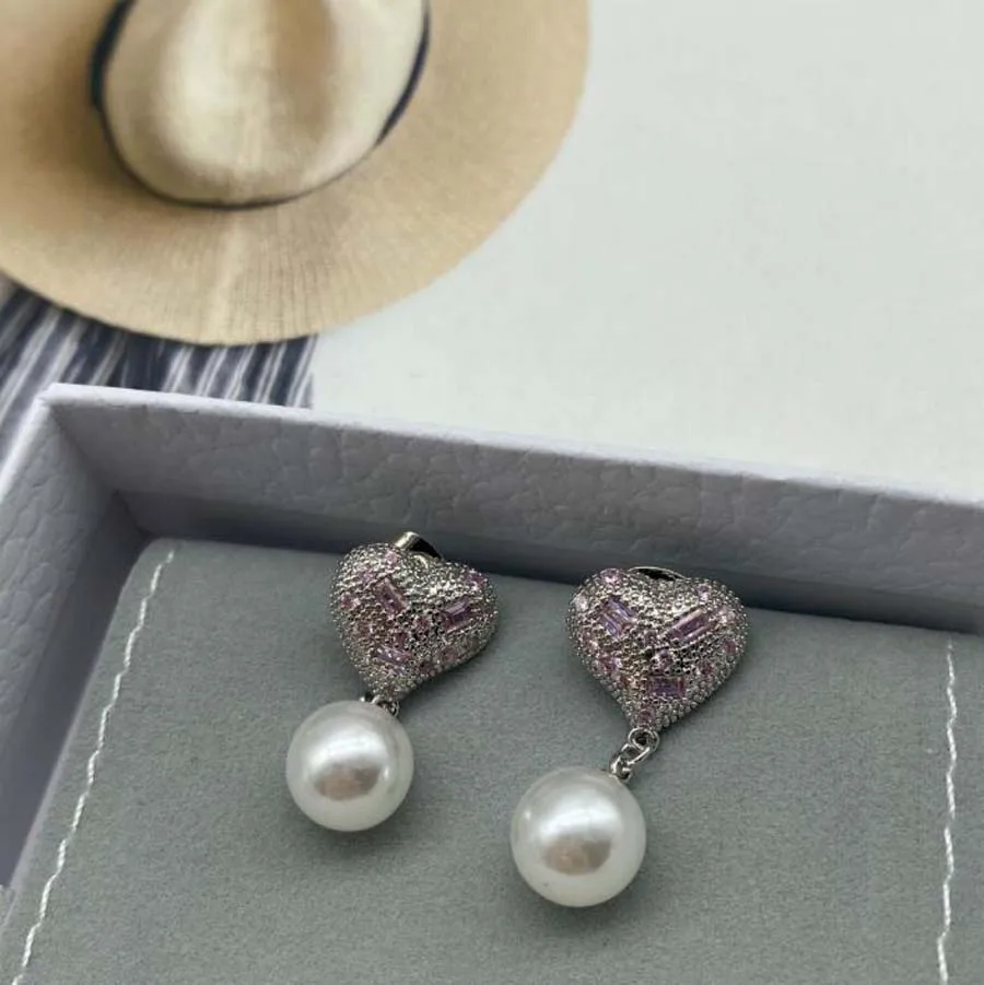 

Ins heart-shaped gem-studded pearl earrings gorgeous women fashion love sweet shiny rhinestone tender exquisite eardrop