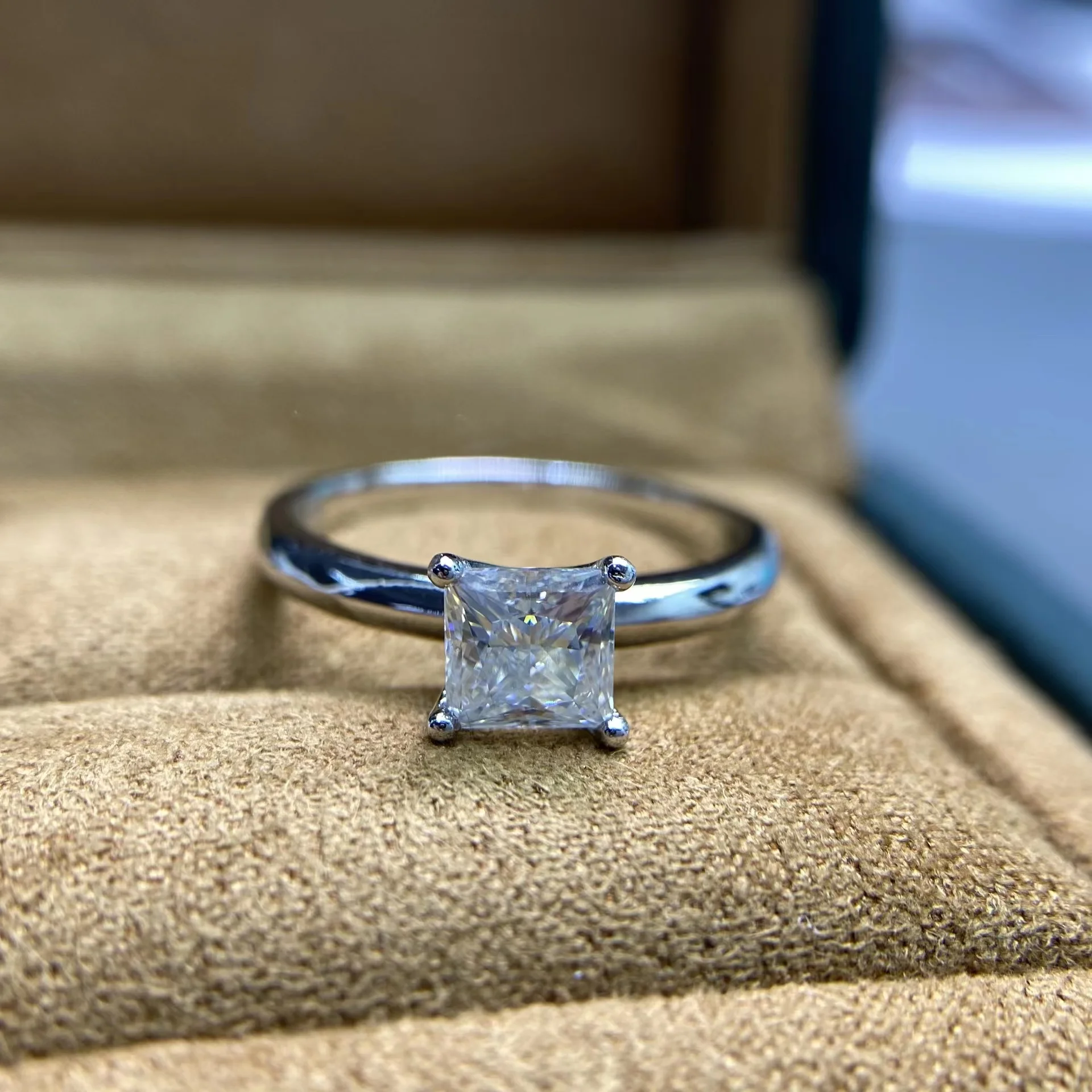 

Trendy 1 Carat D Color Princess Square Moissanite Ring Women Jewelry 925 Sterling Silver Gra Moissanite Engagement Ring Gift