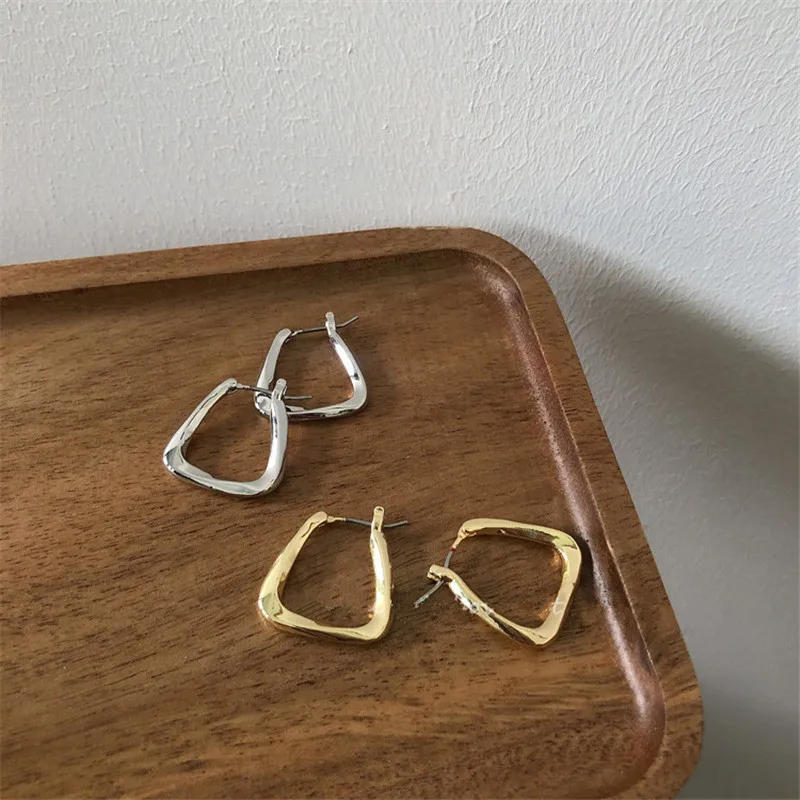 

2021 New Geometry Hoop Earrings Elegant Women Fashion Ear Jewelry