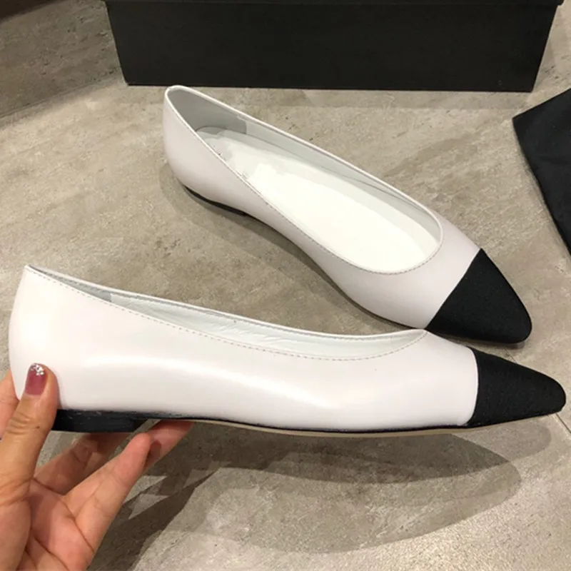 Женские туфли из натуральной кожи с острым носком без застежки на цепочке