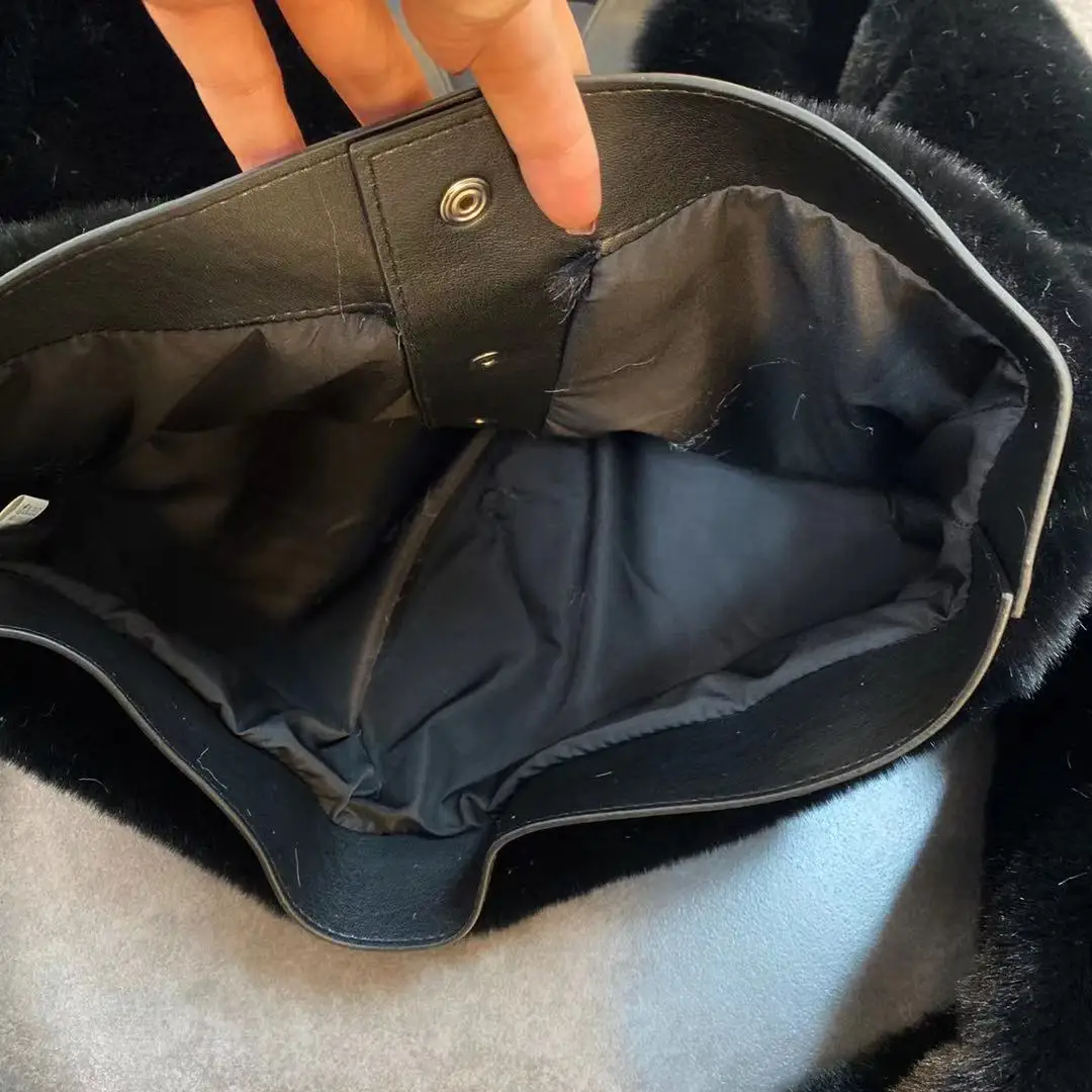 

ZCSMLL 2020 winter V-Neck long sleeve mink Plush imitation wool stitching Pu Guochao Street cotton padded clothes